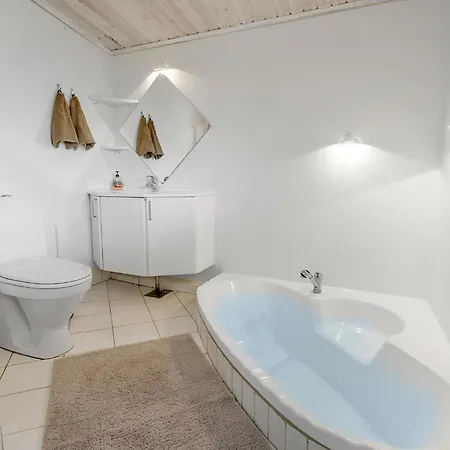 Сasa de vacaciones Lovely In With Kitchen Ølsted