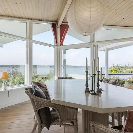 Сasa de vacaciones Lovely In With Kitchen