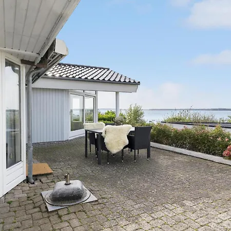 Lovely In With Kitchen